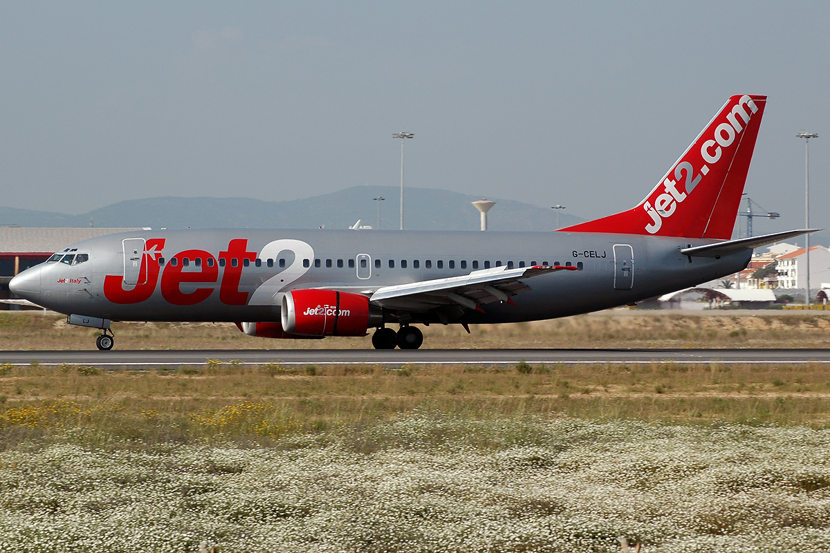 G-CELJ · Boeing 737-330 · (FAO / LPFR)