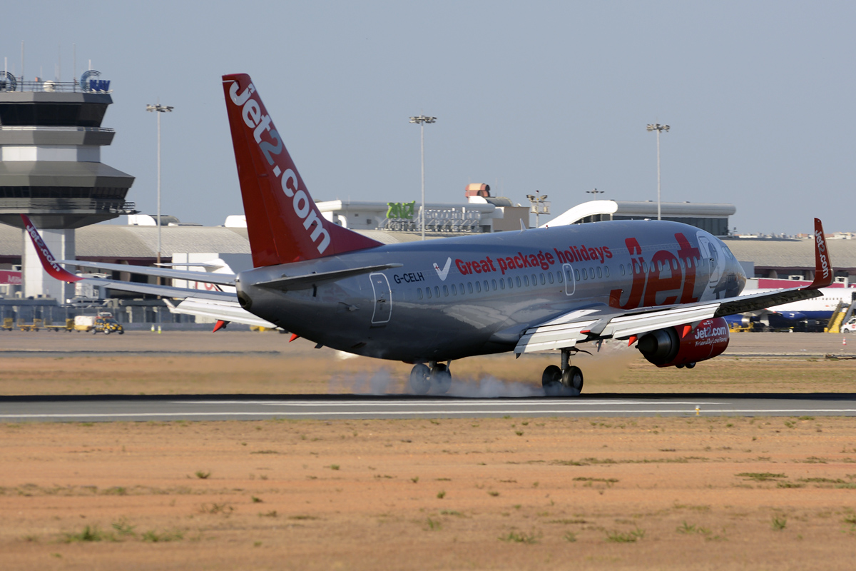 G-CELH · Boeing 737-330(WL) · (FAO / LPFR)
