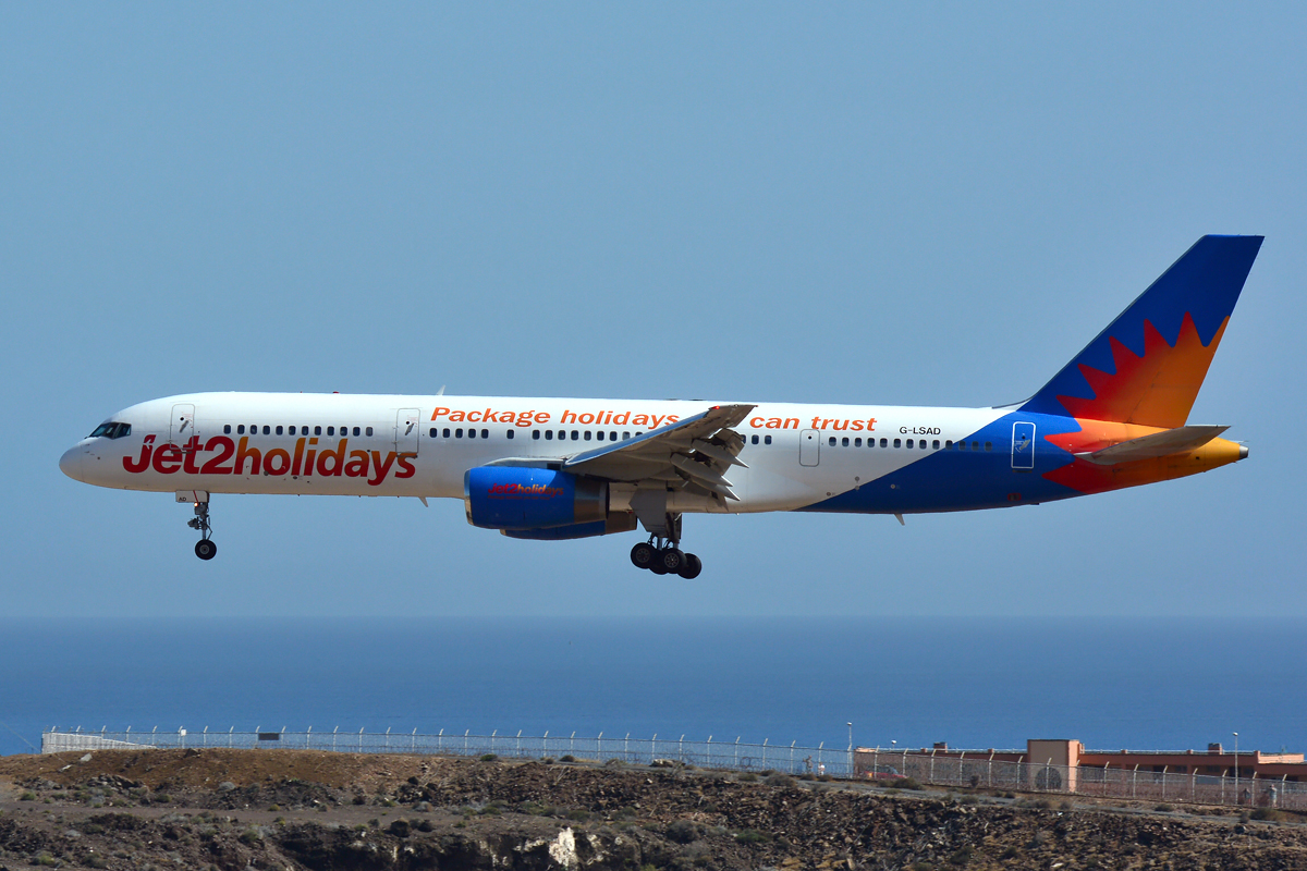 G-LSAD · Boeing 757-236 · (LPA / GCLP)