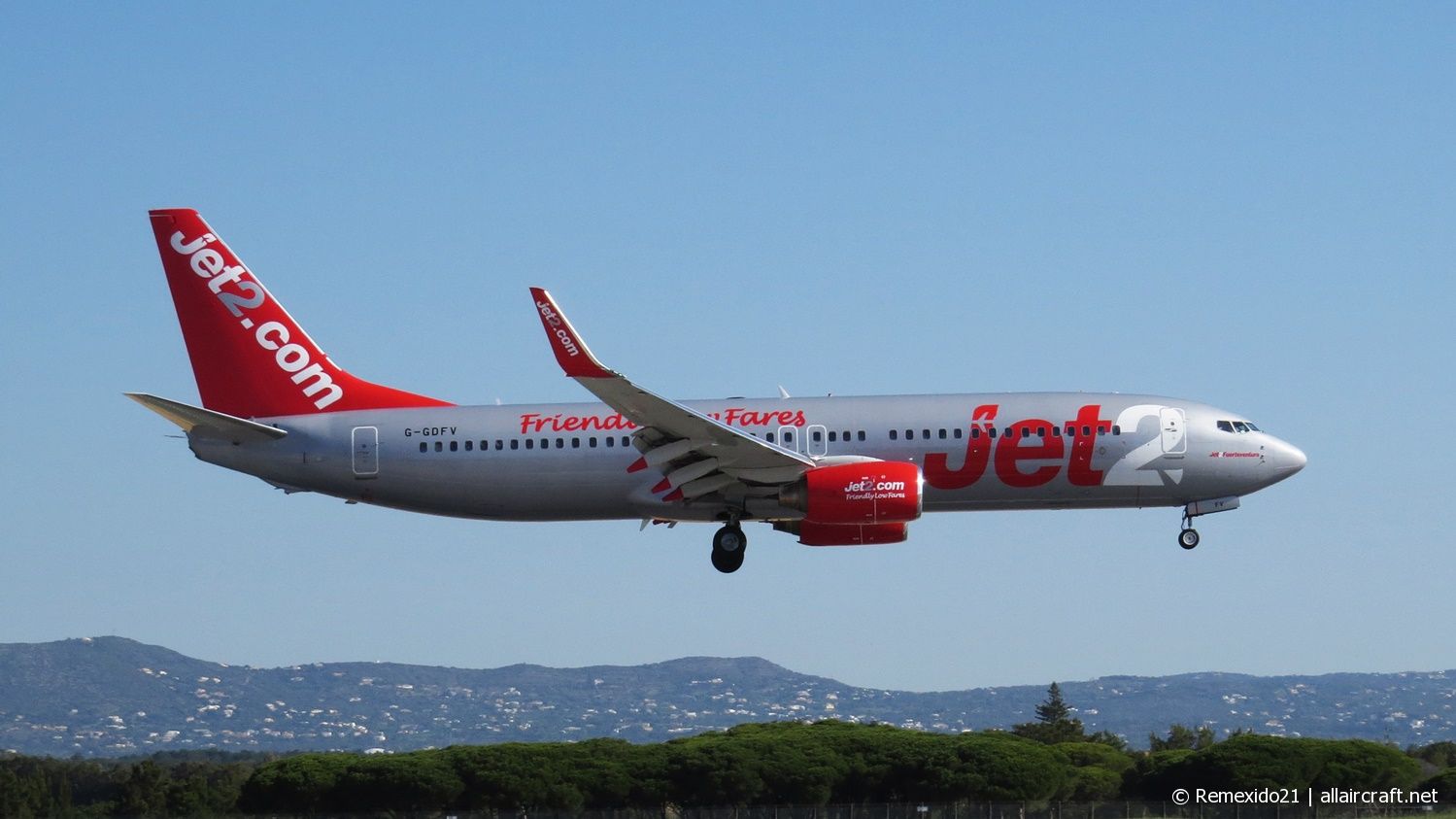 G-GDFV · Boeing 737-85F(WL) · (FAO / LPFR)