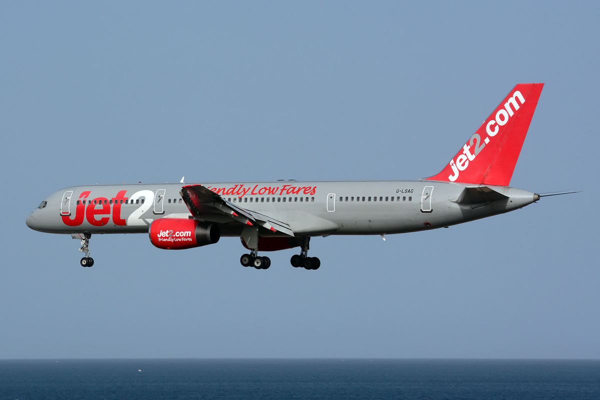 G-LSAG · Boeing 757-21B · (ACE / GCRR)
