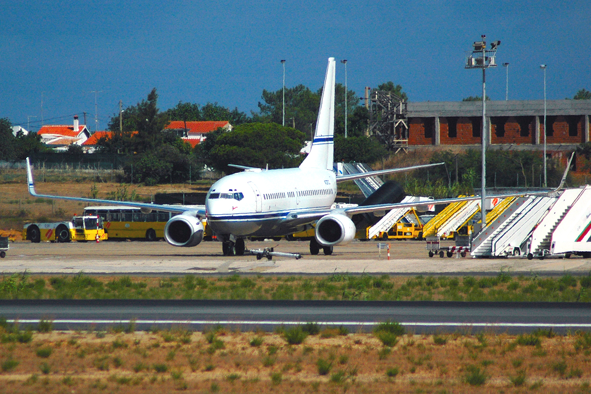 N737CC · Boeing 737-74Q(BBJ) · (FAO / LPFR)