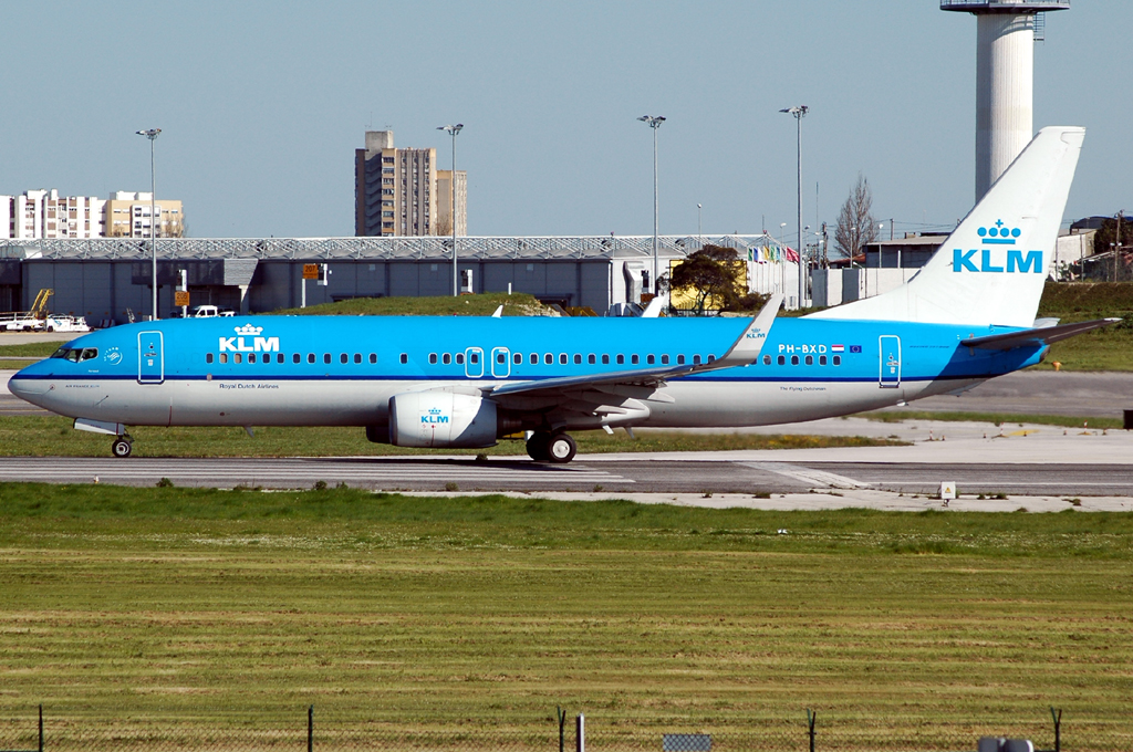 PH-BXD · Boeing 737-8K2(WL) · (LIS / LPPT)