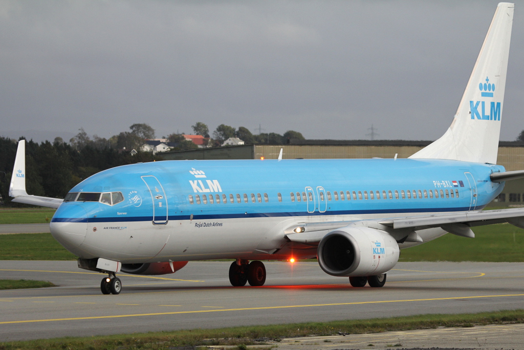 PH-BXL · Boeing 737-8K2(WL) · (SVG / ENZV)