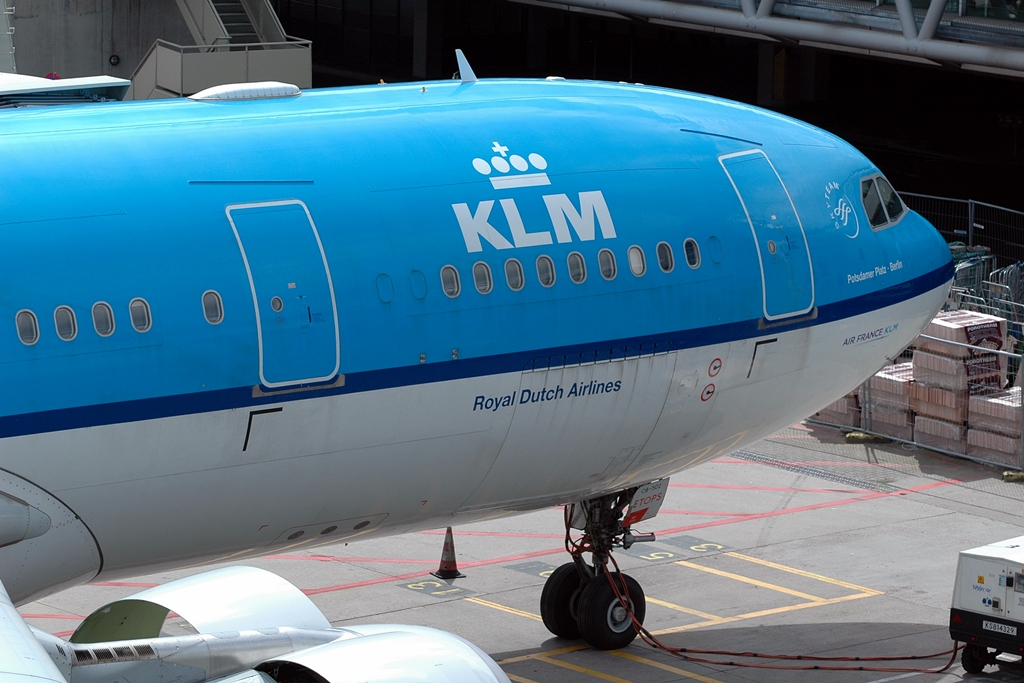 PH-AOB · Airbus A330-203 · (AMS / EHAM)