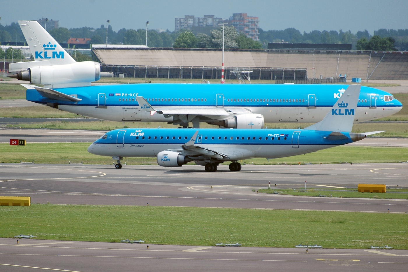 PH-EZL · Embraer 190-100STD · (AMS / EHAM)