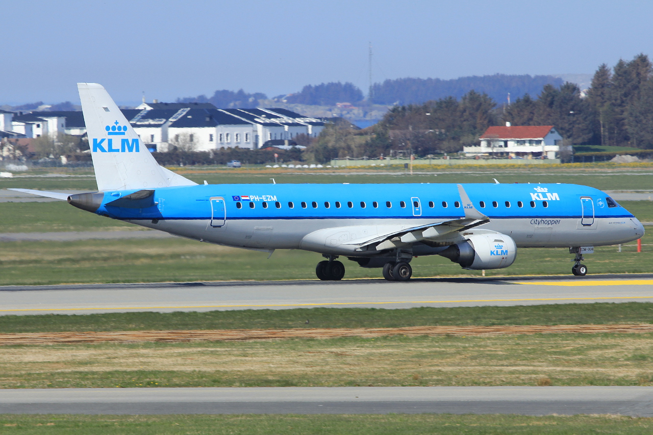 PH-EZM · Embraer 190-100STD · (SVG / ENZV)