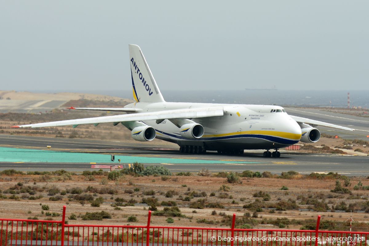 UR-82029 · Antonov An-124-100 Ruslan · (LPA / GCLP)
