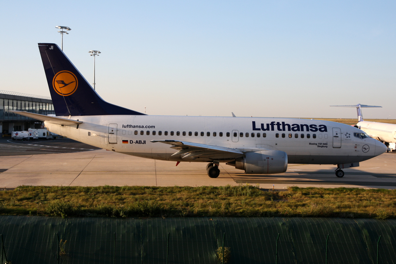 D-ABJI · Boeing 737-530 · (CDG / LFPG)