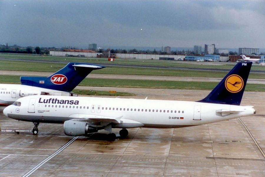 D-AIPM · Airbus A320-211 · (LHR / EGLL)