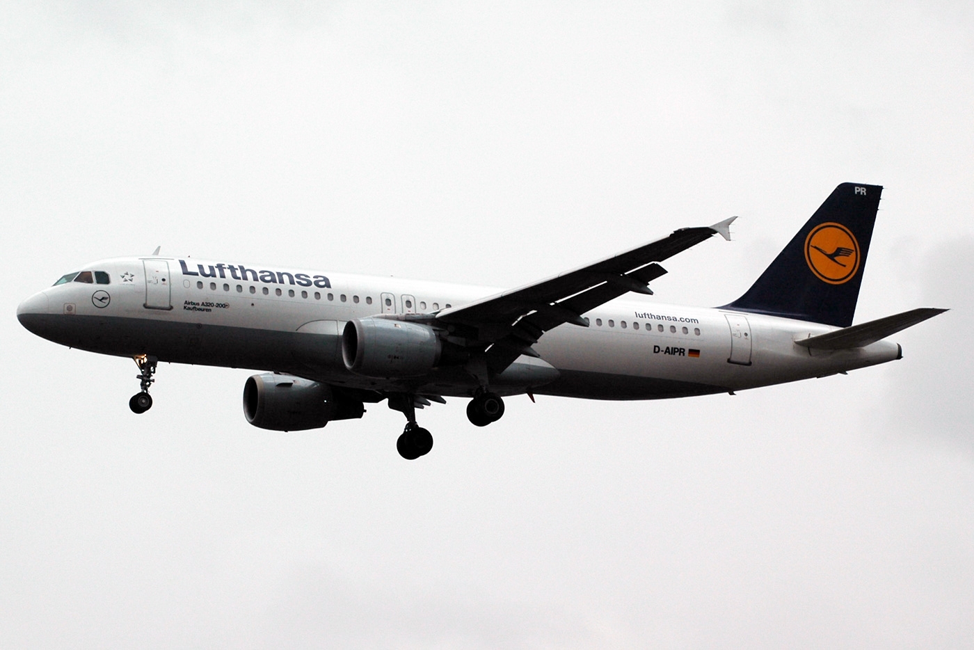 D-AIPR · Airbus A320-211 · (LHR / EGLL)