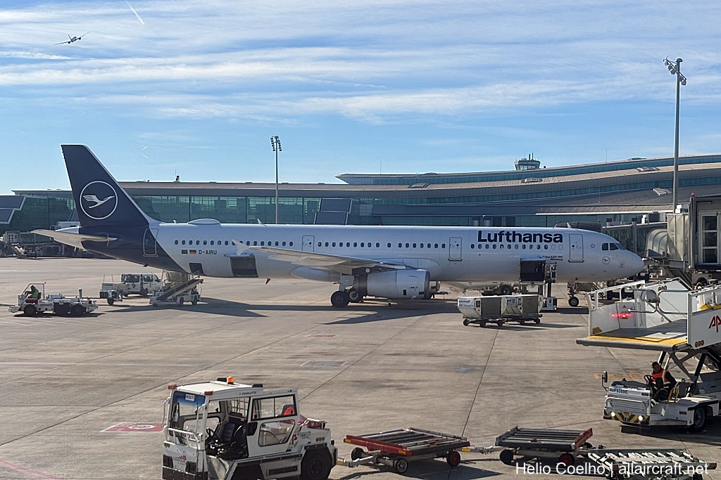 D-AIRU · Airbus A321-131 · (BCN / LEBL)