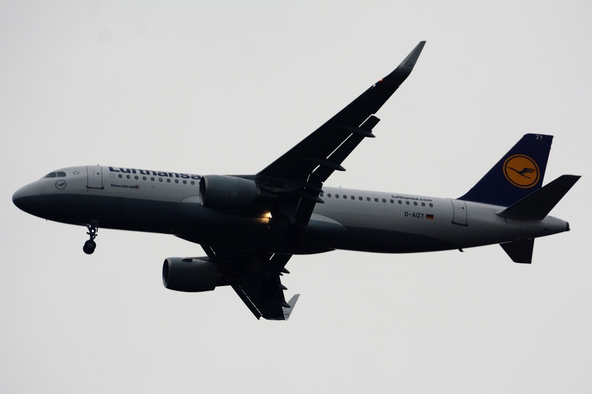 D-AIZY · Airbus A320-214 · (FRA / EDDF)
