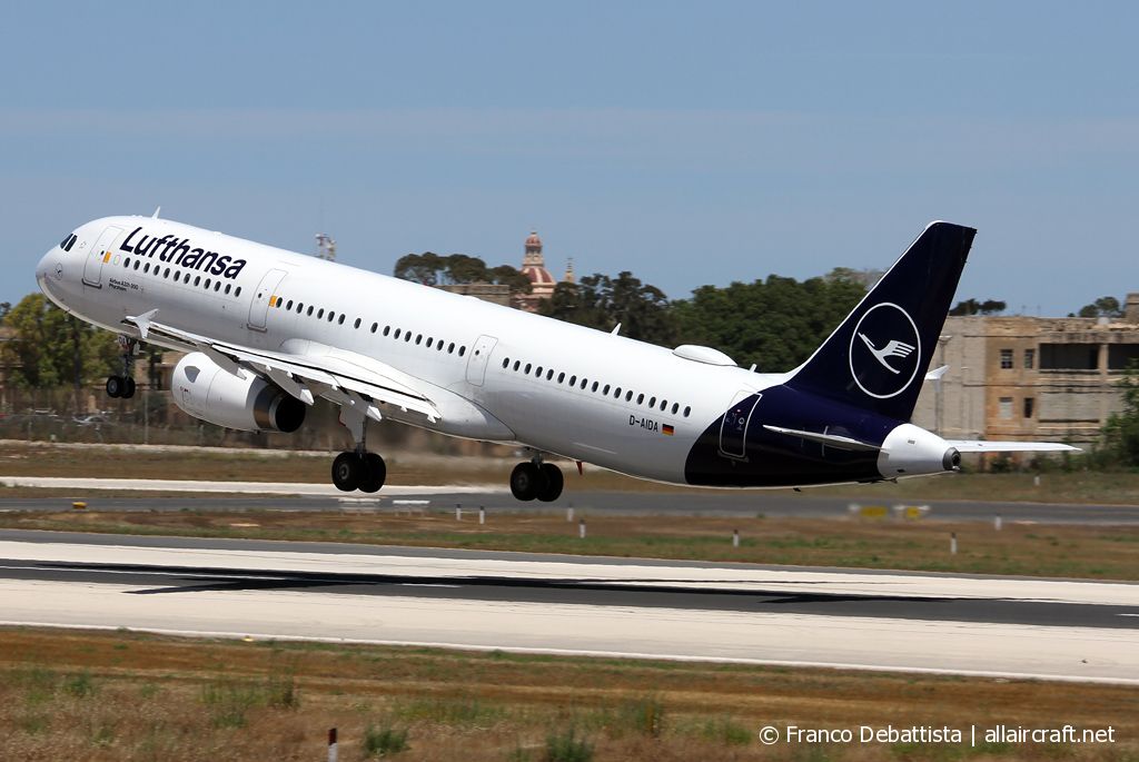 D-AIDA · Airbus A321-231 · (MLA / LMML)