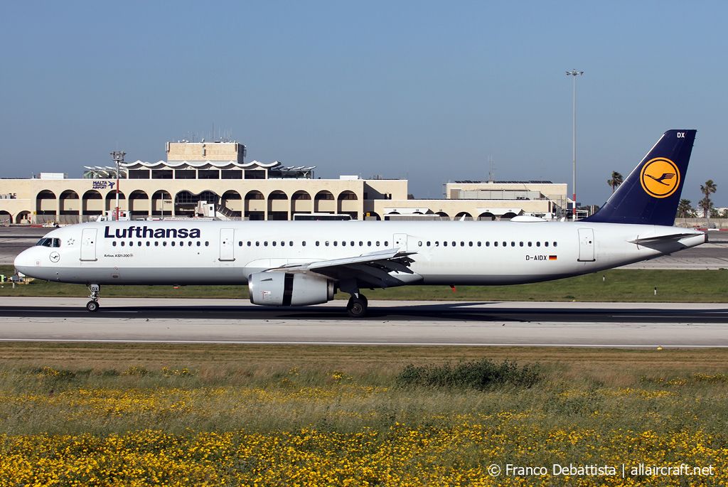 D-AIDX · Airbus A321-231 · (MLA / LMML)