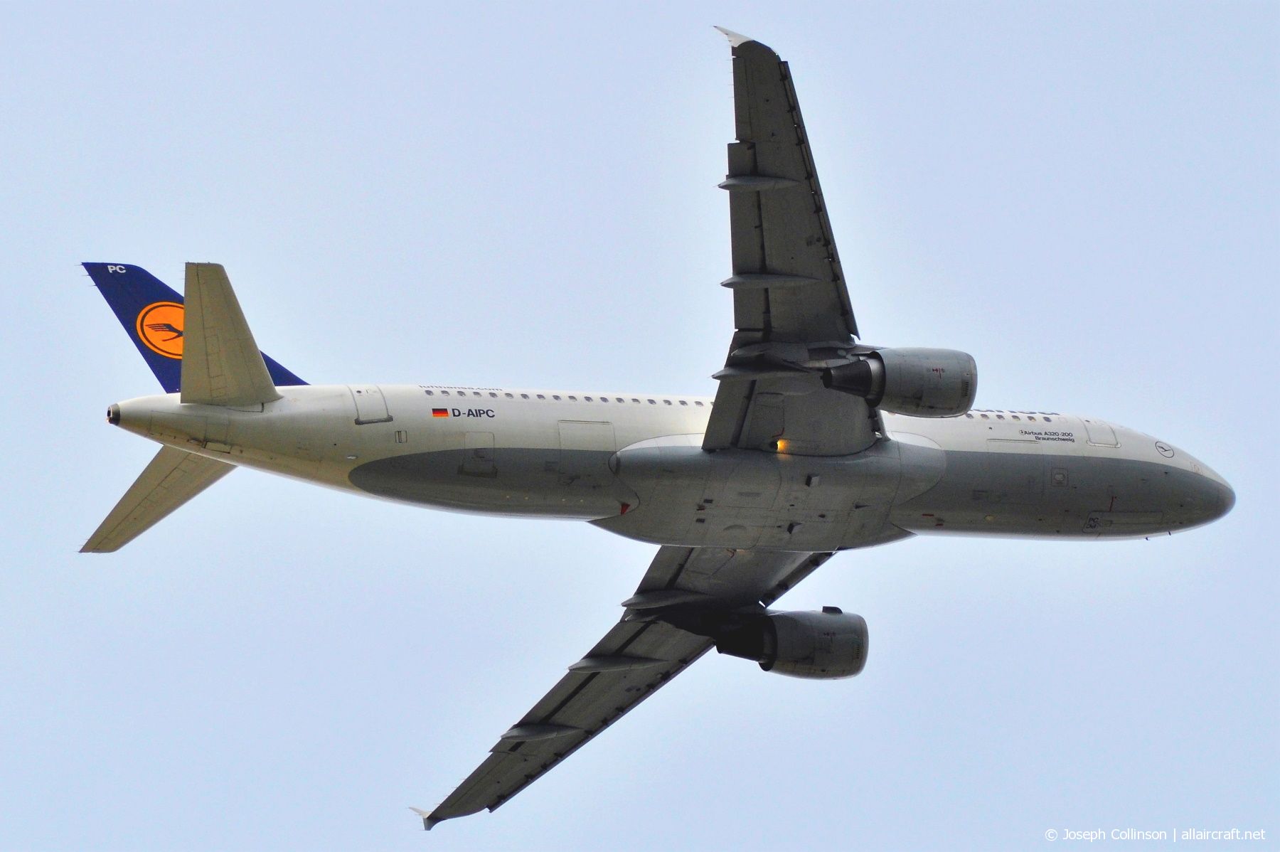 D-AIPC · Airbus A320-211 · (LHR / EGLL)