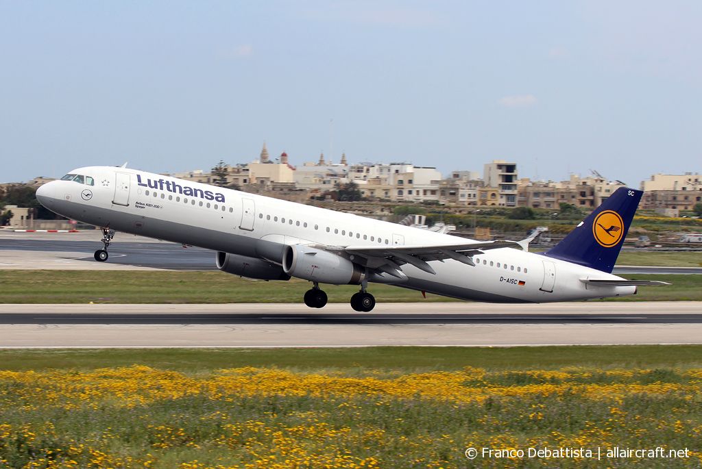 D-AISC · Airbus A321-231 · (MLA / LMML)