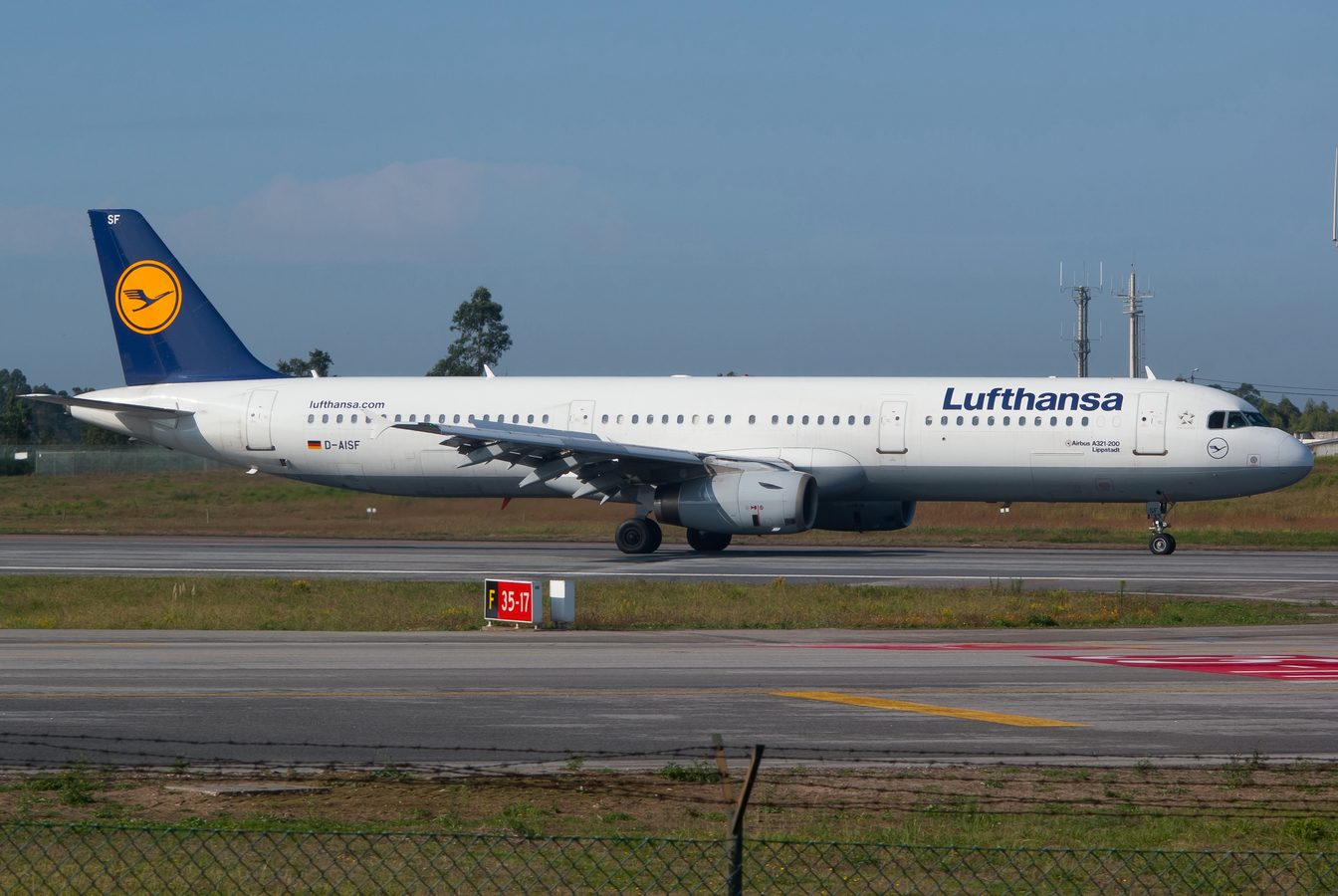 D-AISF · Airbus A321-231 · (OPO / LPPR)