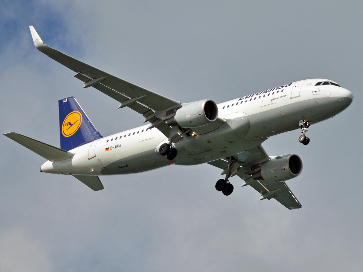D-AIUA · Airbus A320-214 · (CPH / EKCH)