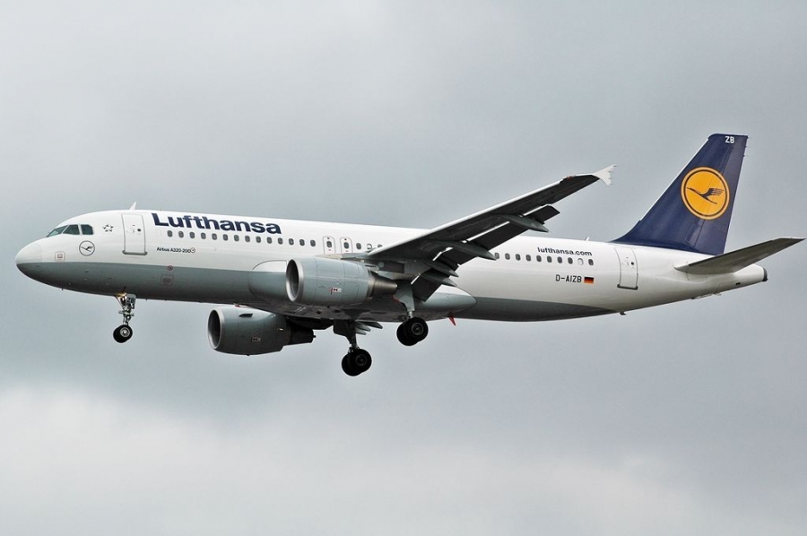 D-AIZB · Airbus A320-214 · (LHR / EGLL)
