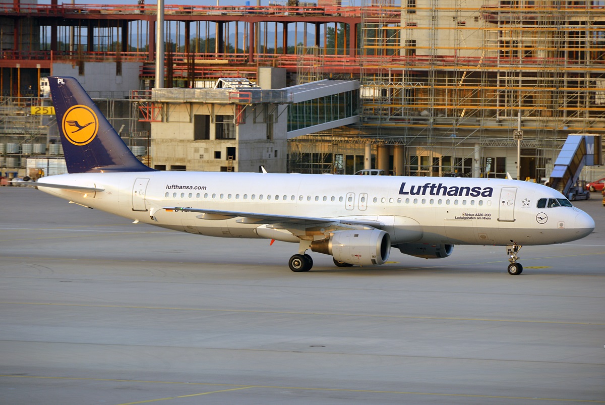 D-AIPL · Airbus A320-211 · (MUC / EDDM)