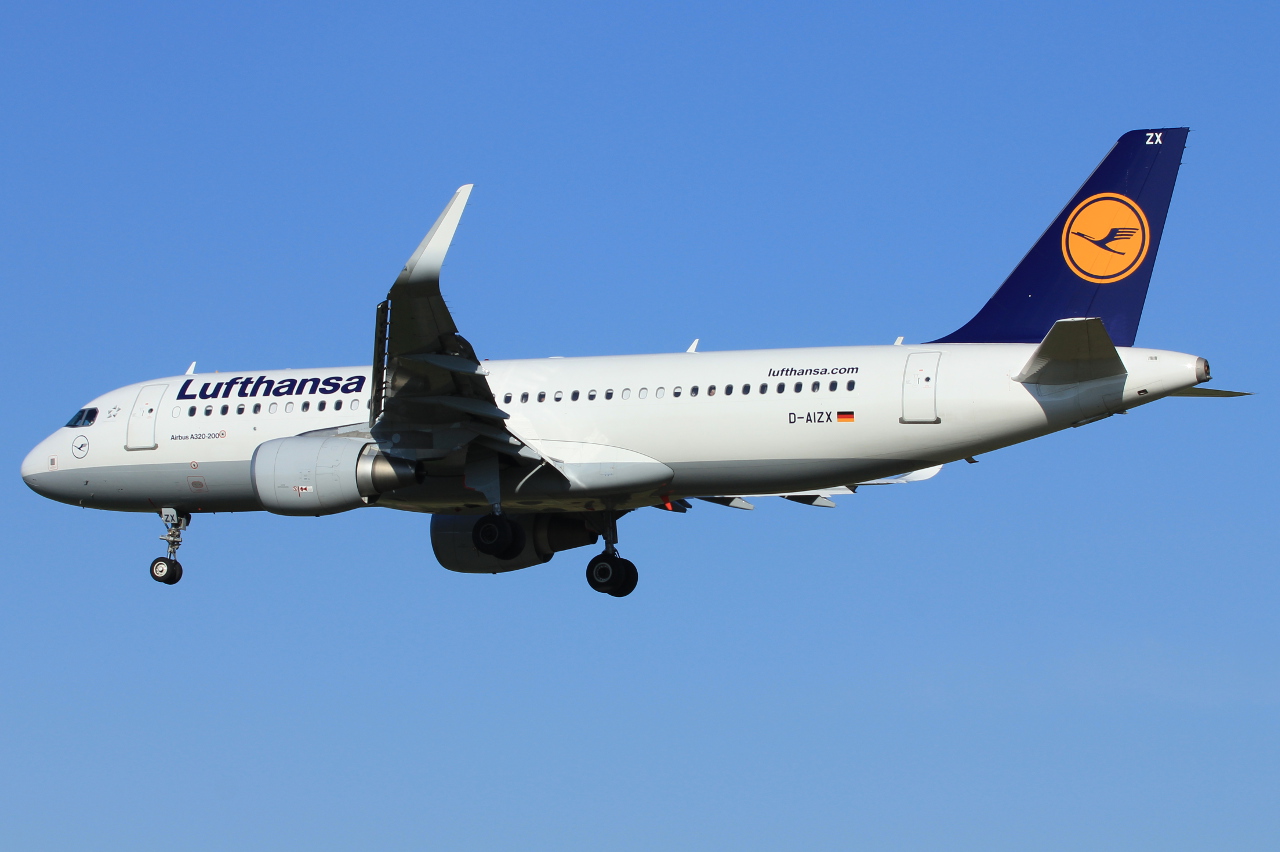 D-AIZX · Airbus A320-214 · (SVG / ENZV)