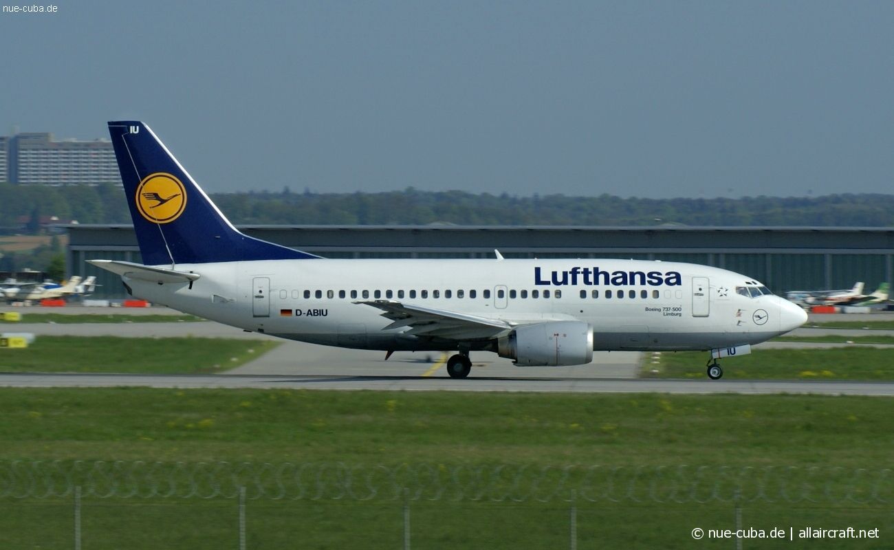 D-ABIU · Boeing 737-530 · (STR / EDDS)