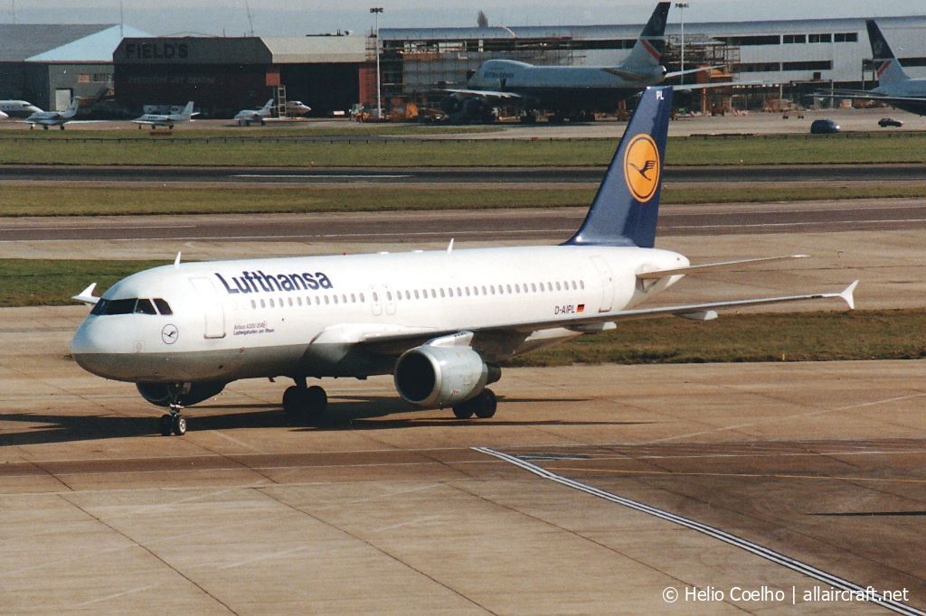 D-AIPL · Airbus A320-211 · (LHR / EGLL)