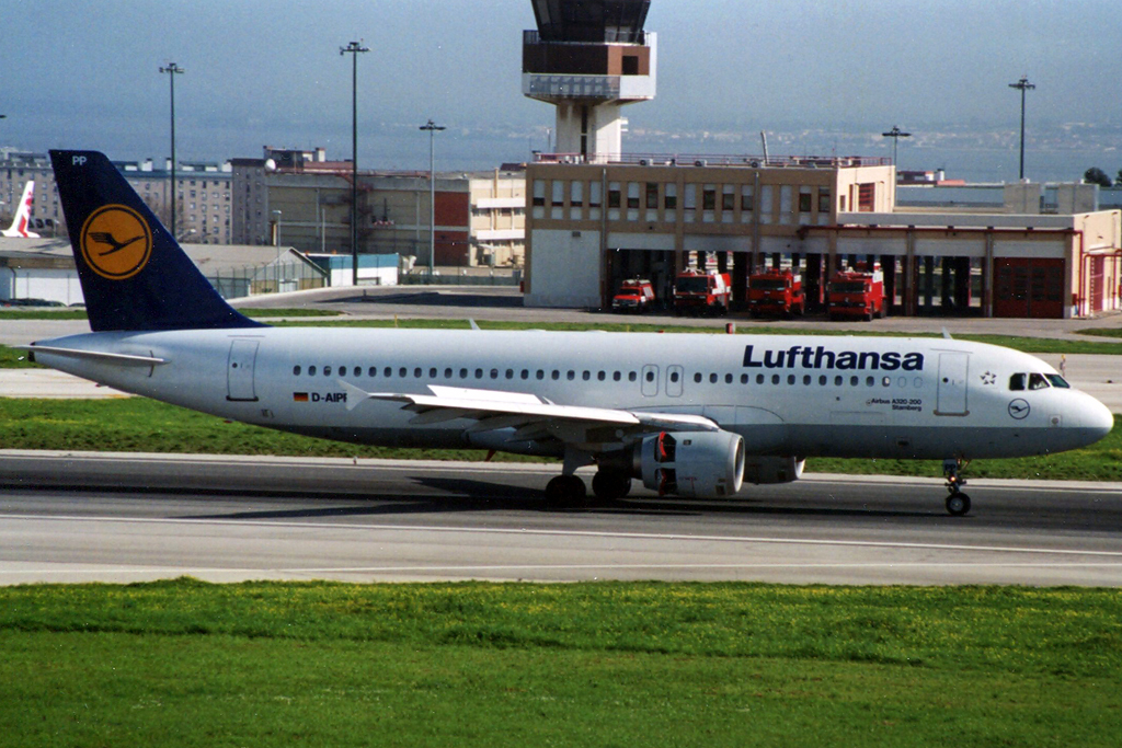 D-AIPP · Airbus A320-211 · (LIS / LPPT)