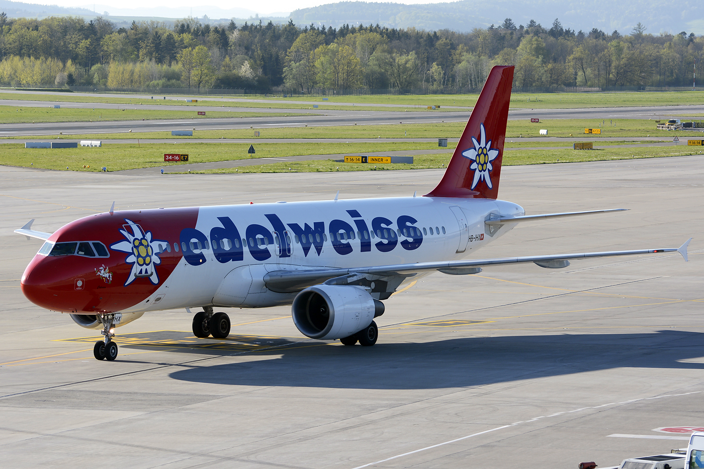 HB-IHX · Airbus A320-214 · (ZRH / LSZH)
