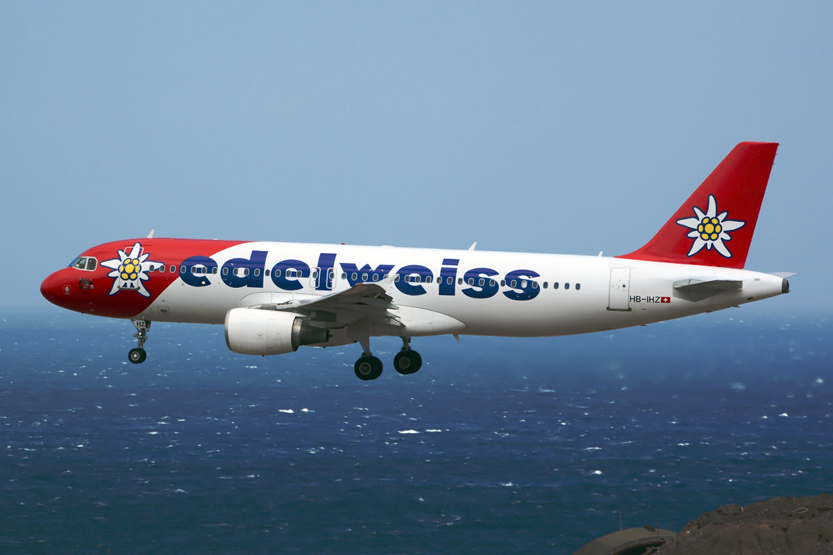 HB-IHZ · Airbus A320-214 · (LPA / GCLP)