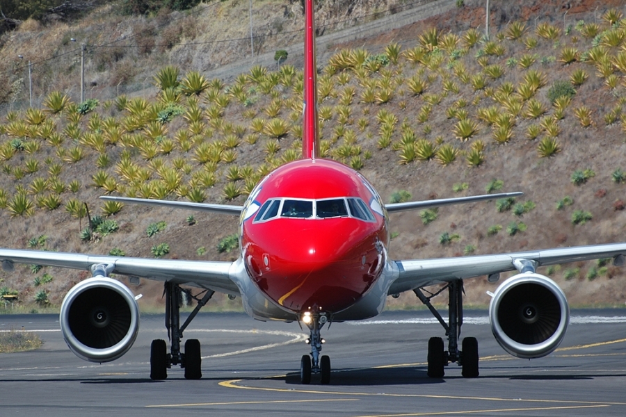 HB-IHX · Airbus A320-214 · (FNC / LPMA)