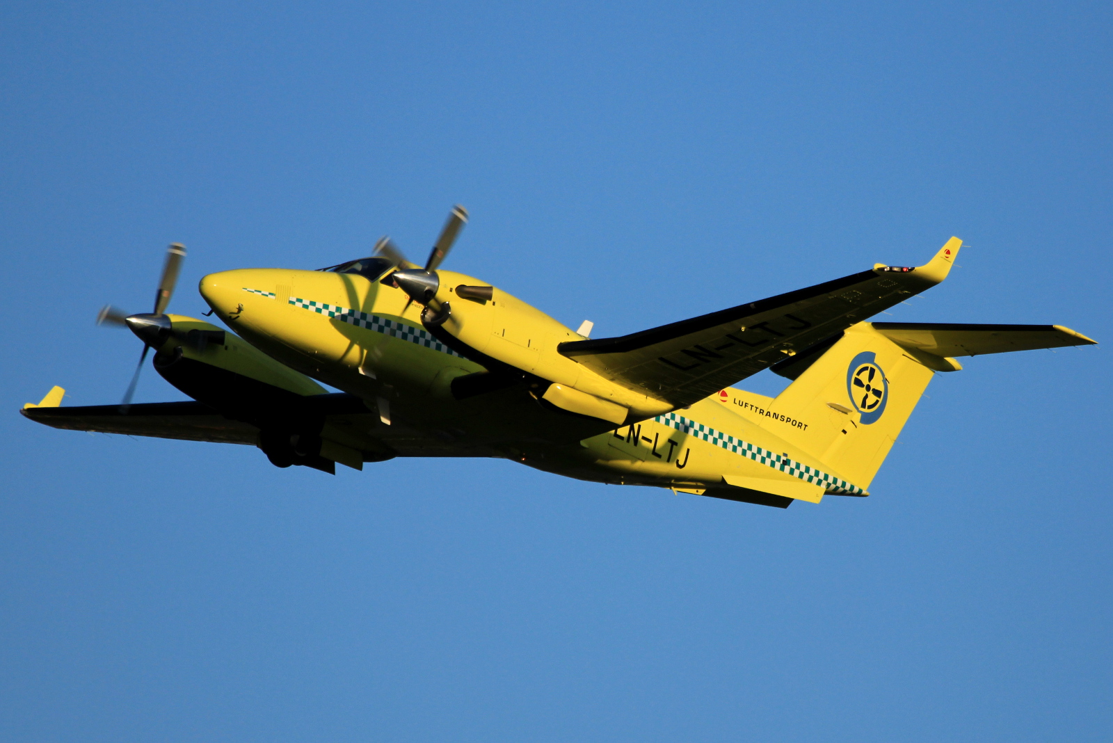 LN-LTJ · Beechcraft B200 King Air · (SVG / ENZV)