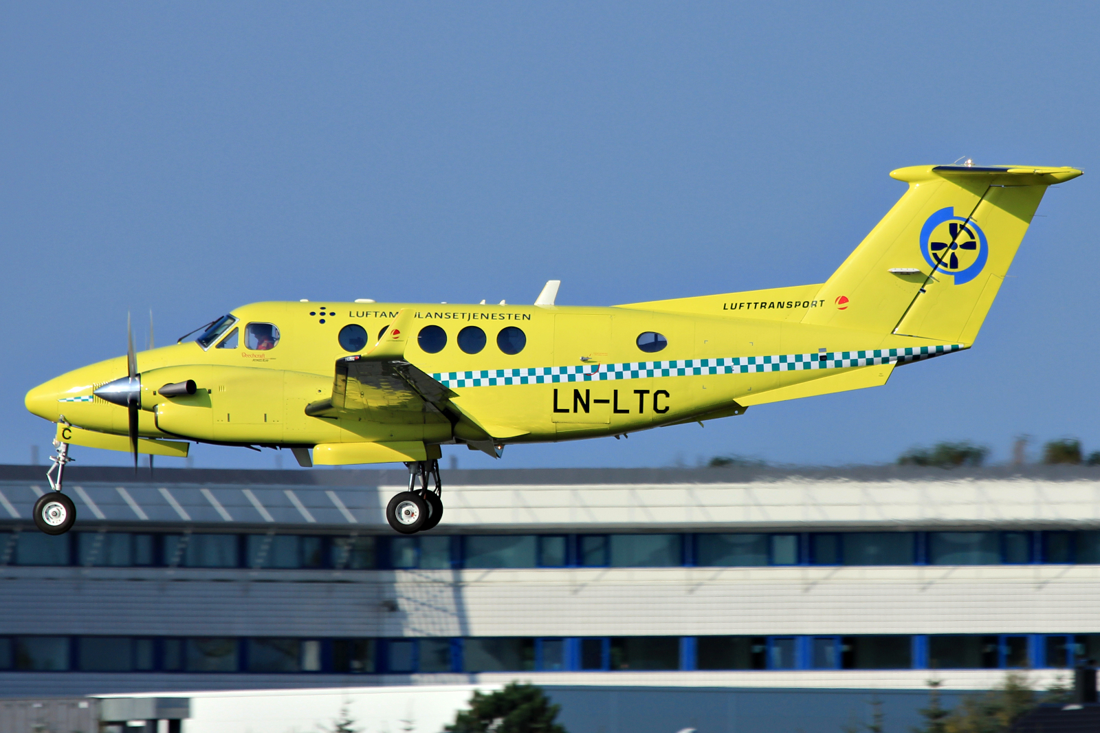LN-LTC · Beechcraft B200 King Air · (TRD / ENVA)