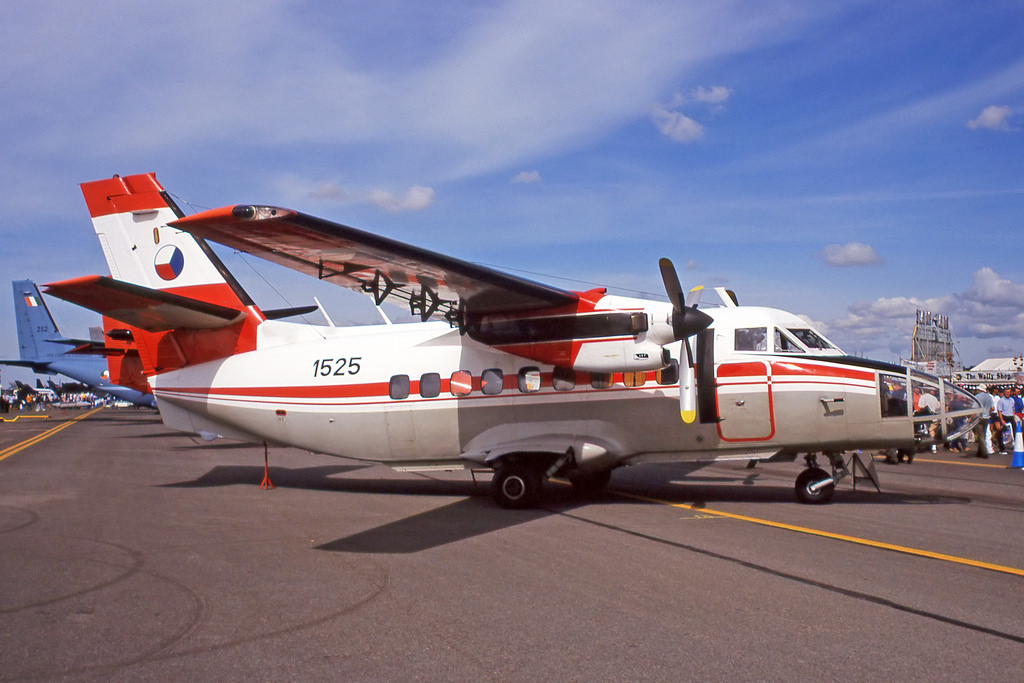 1525 · Let L-410FG Turbolet · (FFD / EGVA)