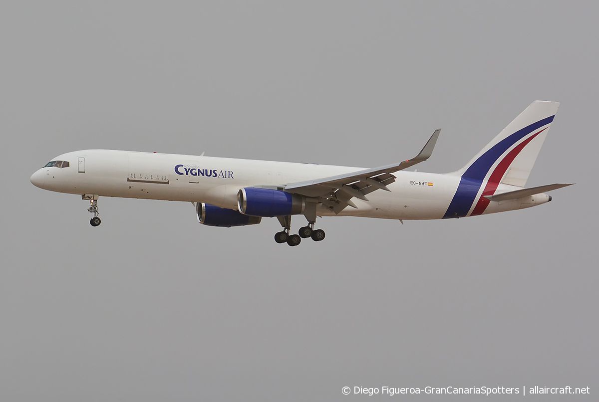 EC-NHF · Boeing 757-223(PCF)(WL) · (LPA / GCLP)