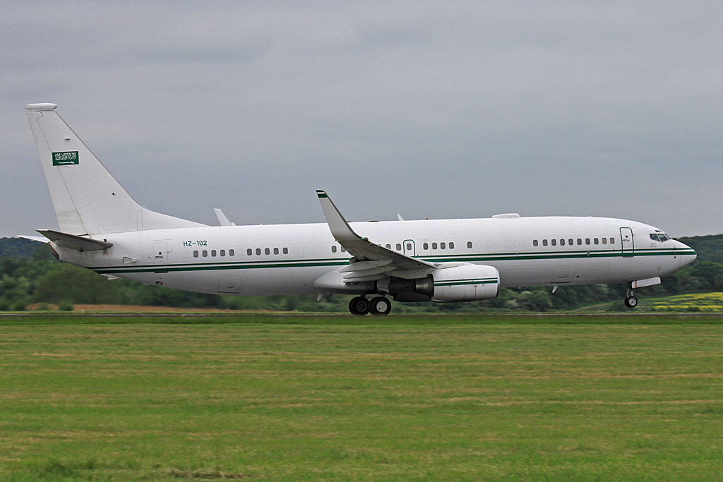 HZ-102 · Boeing 737-8DP BBJ2 · (LTN / EGGW)