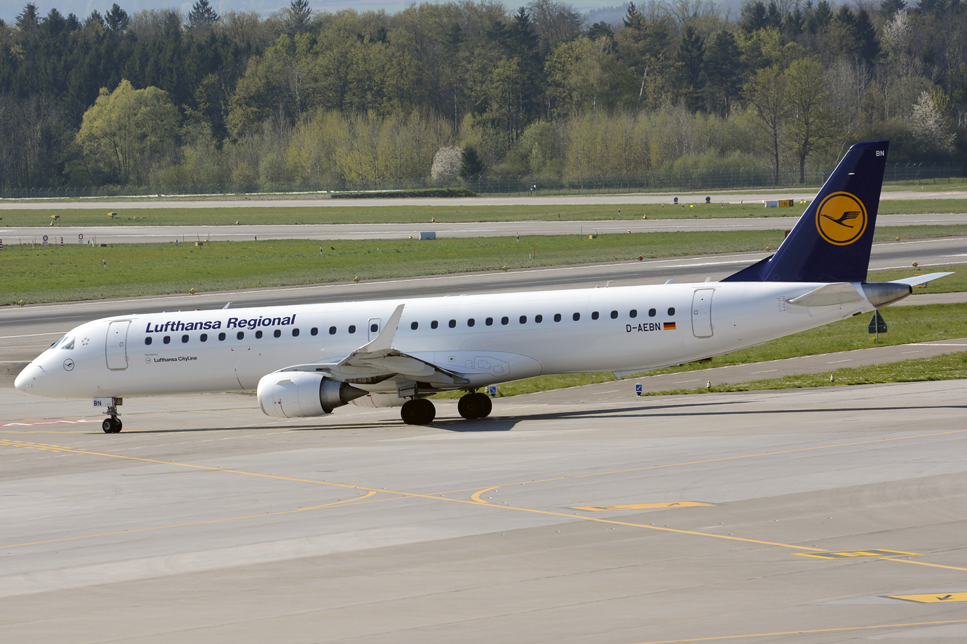 D-AEBN · Embraer 190-200LR · (ZRH / LSZH)