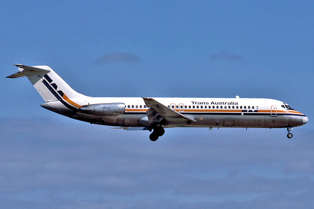 VH-TJJ · McDonnell Douglas DC-9-31 · (ADL / YPAD)