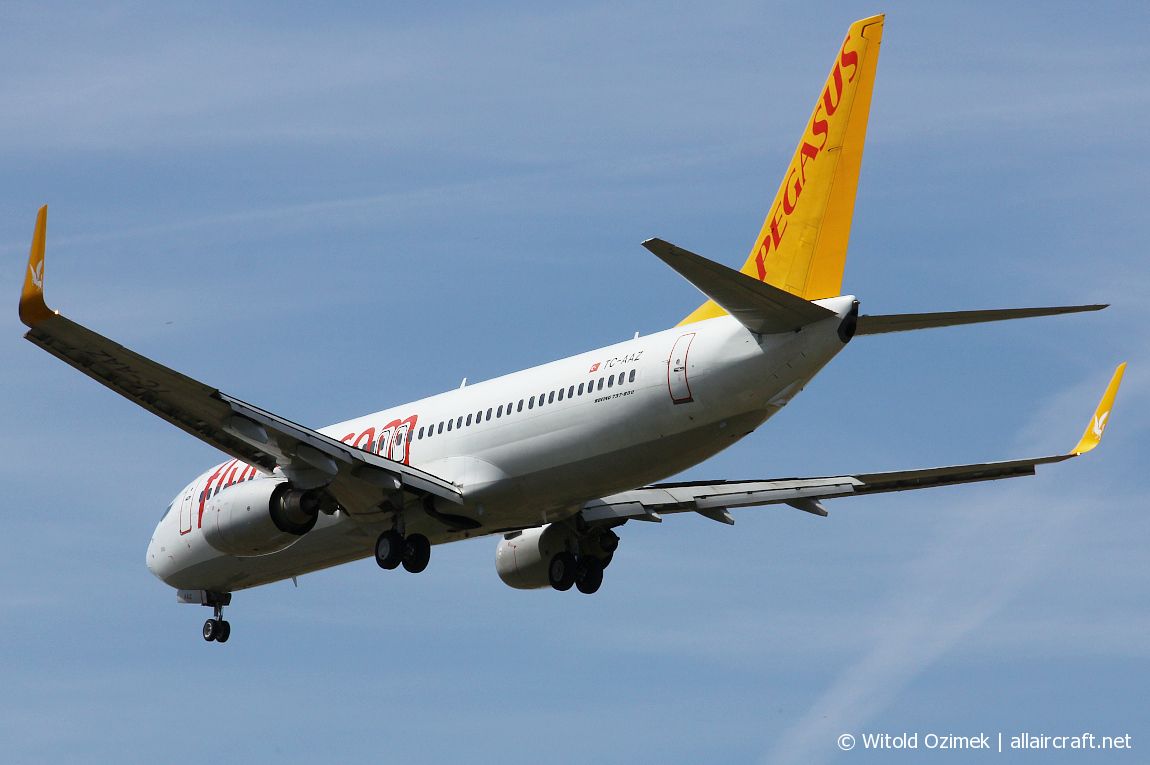 TC-AAZ · Boeing 737-82R(WL) · (FCO / LIRF)