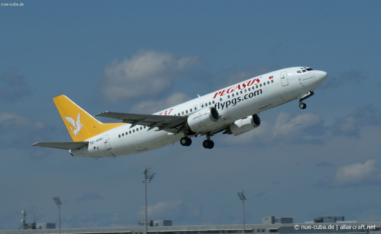 TC-SGE · Boeing 737-48E · (MUC / EDDM)