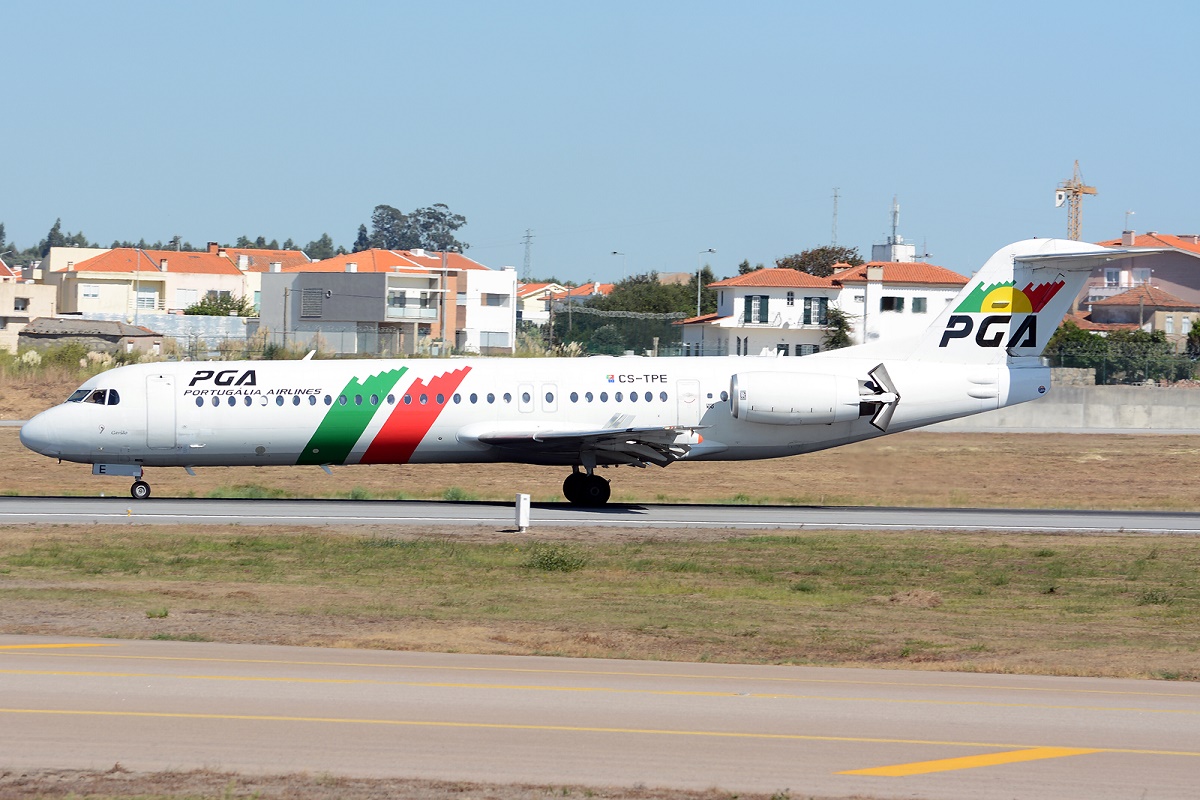 CS-TPE · Fokker 100 · (OPO / LPPR)