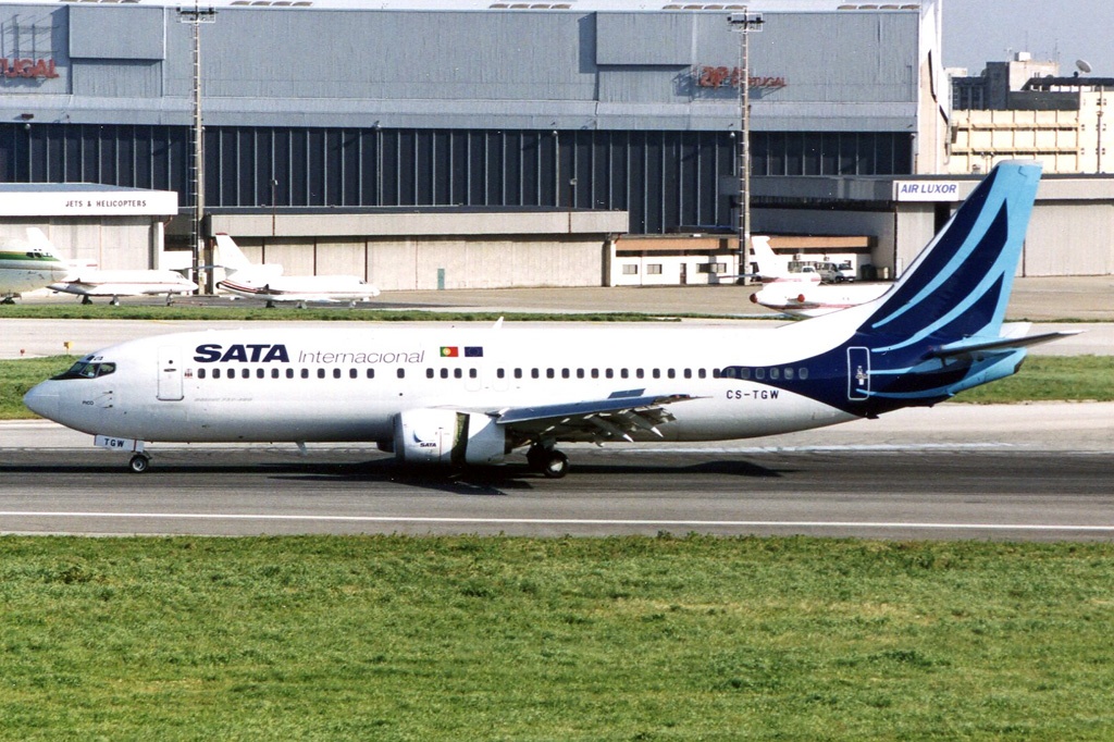 CS-TGW · Boeing 737-4Y0 · (LIS / LPPT)