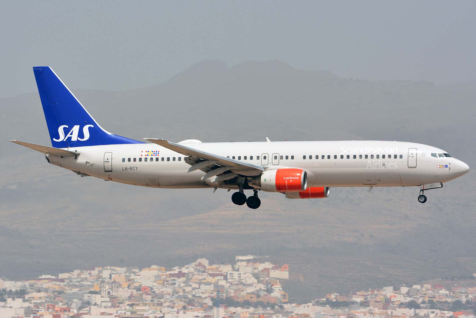 LN-RCY · Boeing 737-883 · (LPA / GCLP)