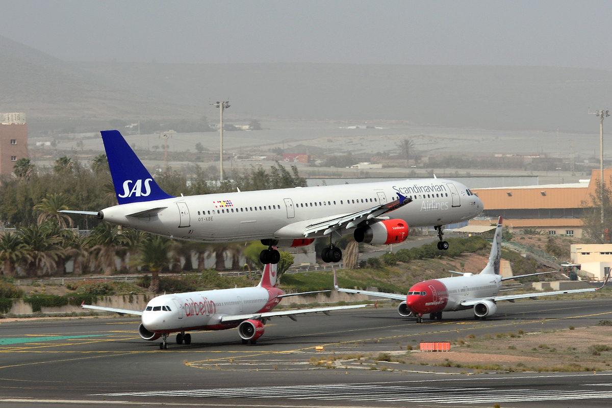OY-KBE · Airbus A321-232 · (LPA / GCLP)