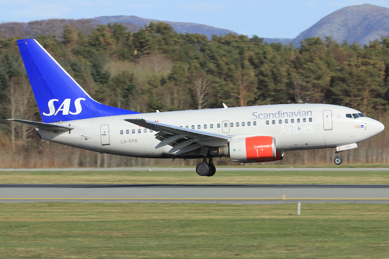 LN-RPB · Boeing 737-683 · (SVG / ENZV)
