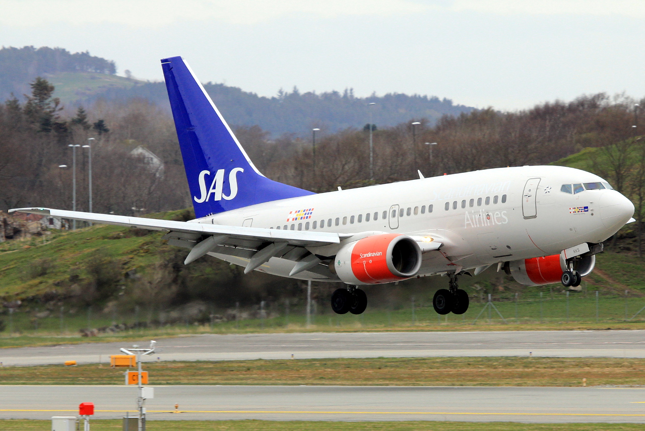 OY-KKS · Boeing 737-683 · (SVG / ENZV)