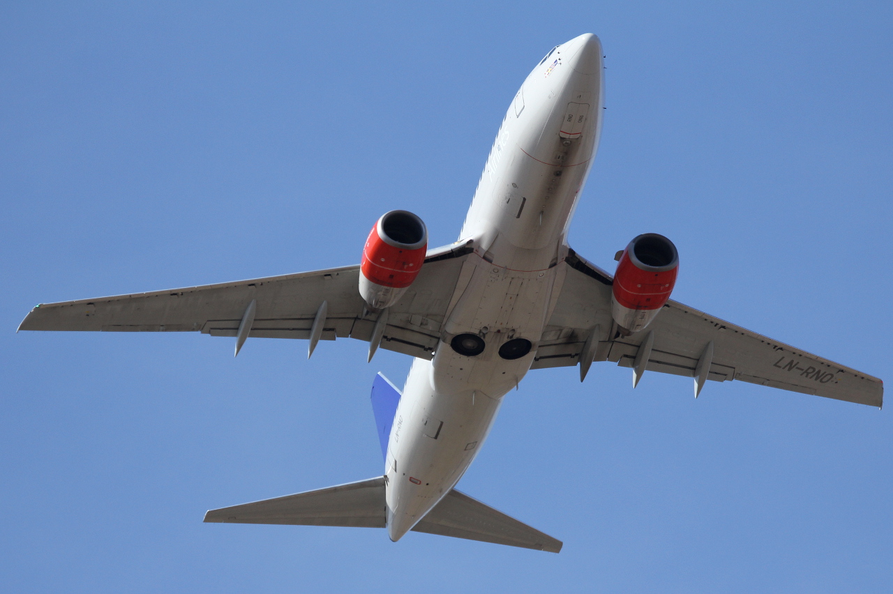 LN-RNO · Boeing 737-783 · (SVG / ENZV)