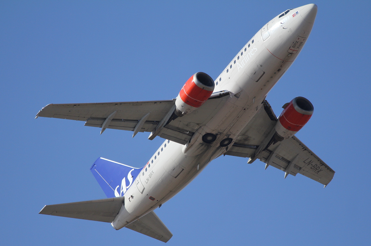 LN-BRX · Boeing 737-505 · (SVG / ENZV)