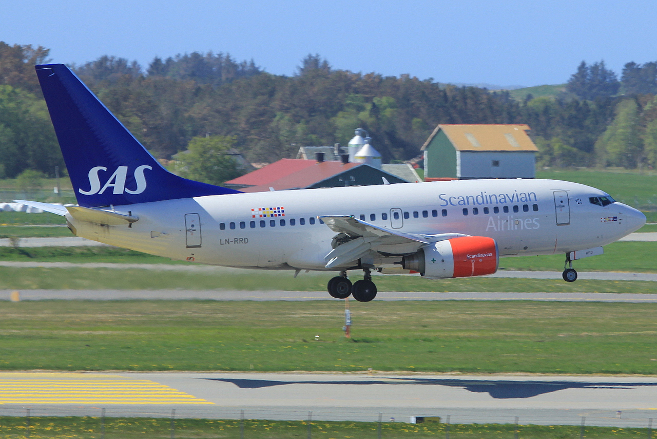 LN-RRD · Boeing 737-683 · (SVG / ENZV)